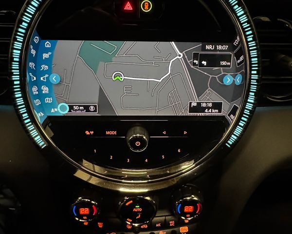 MINI COOPER SE 04