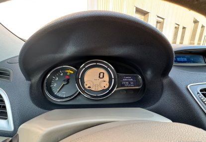 RENAULT MEGANE COUPE 1l9 DCI 130ch 059