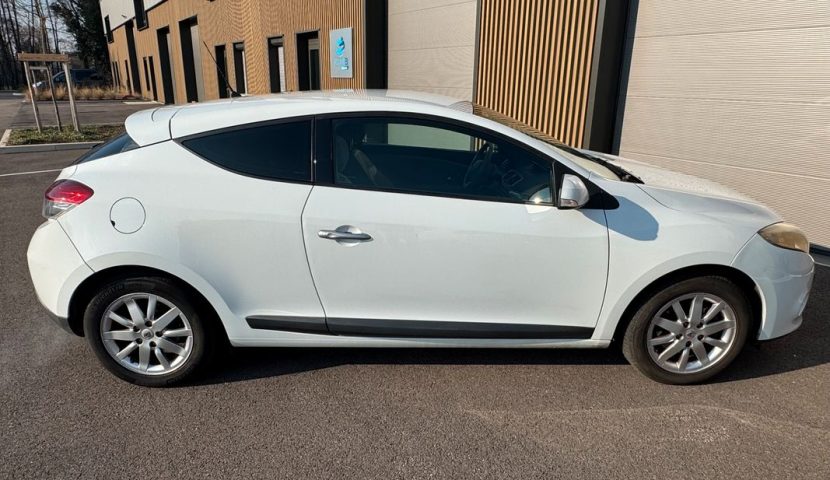 RENAULT MEGANE COUPE 1l9 DCI 130ch 096
