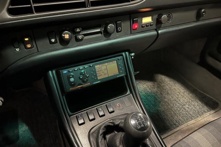 SUPERBE COLLECTOR COUPE PORSCHE 944 060