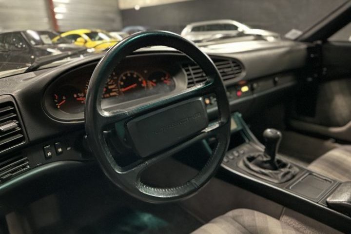 SUPERBE COLLECTOR COUPE PORSCHE 944 062