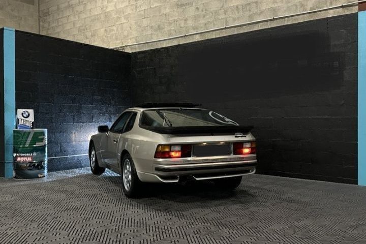 SUPERBE COLLECTOR COUPE PORSCHE 944 063