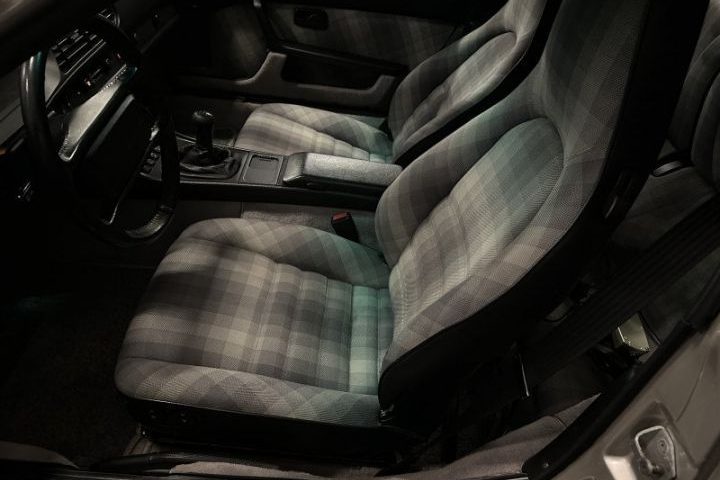 SUPERBE COLLECTOR COUPE PORSCHE 944 069