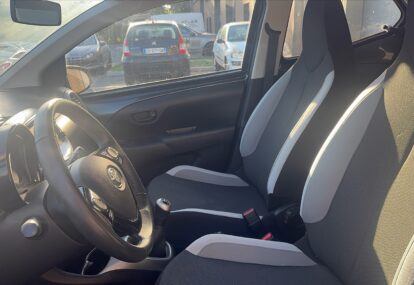 aygo front left door 01