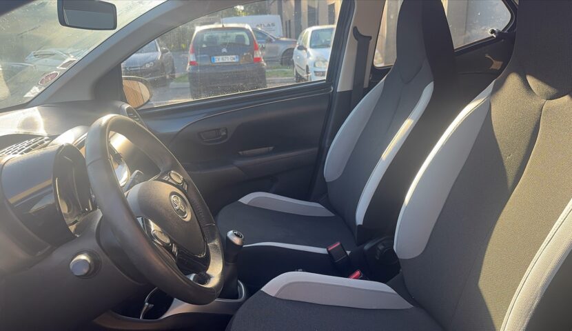aygo front left door 01