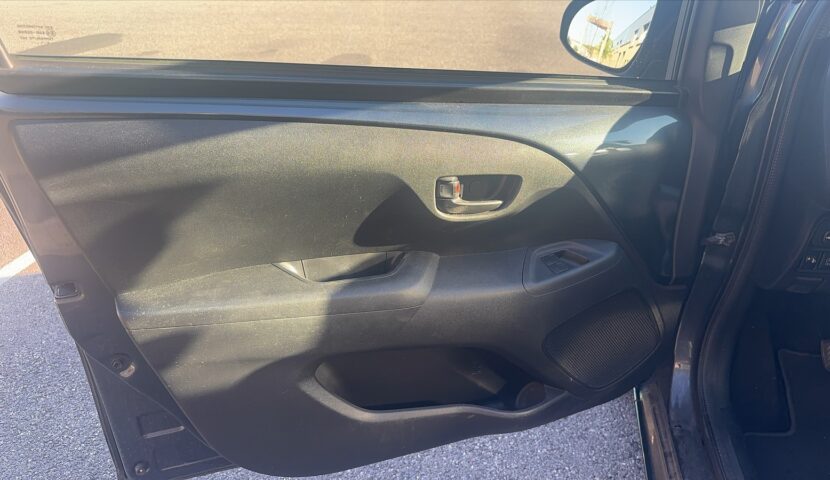 aygo front left door 03