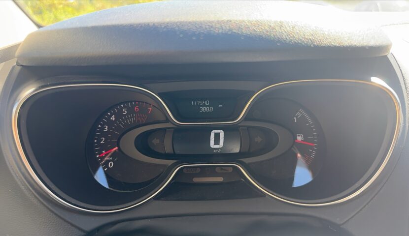 captur steering wheel 01