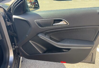 classe a front right door 03