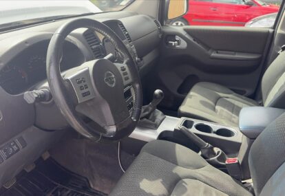navara front left door 02