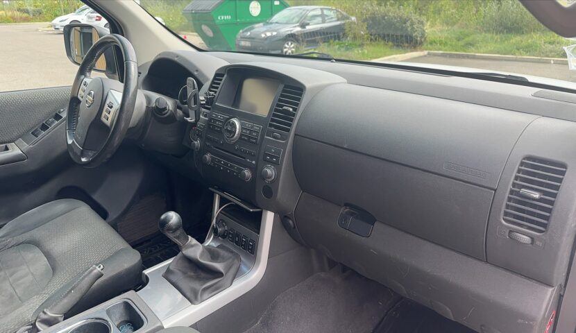 navara front right door 02