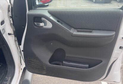 navara front right door 03