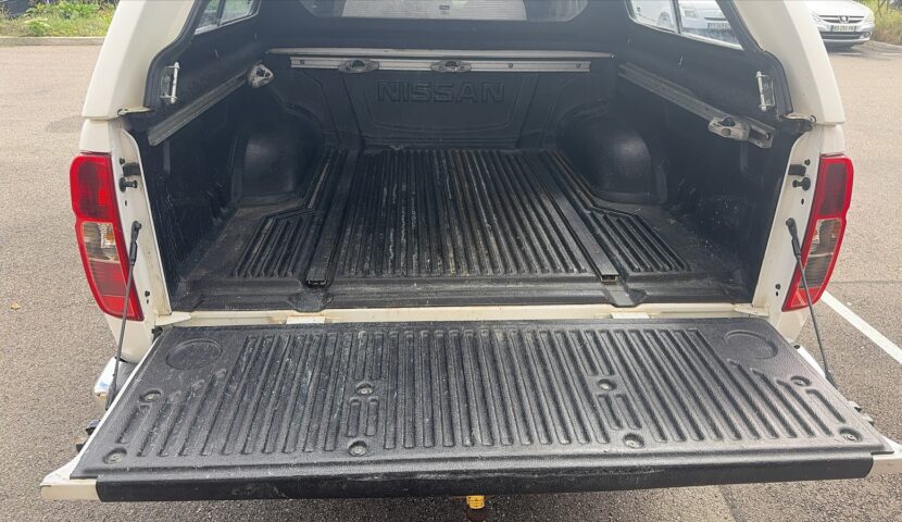 navara trunk 01