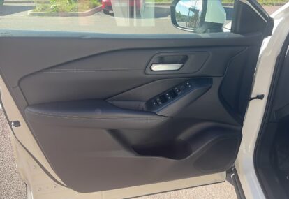 qashqai front left door 03