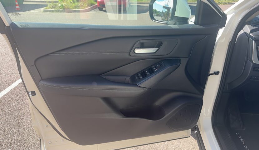 qashqai front left door 03