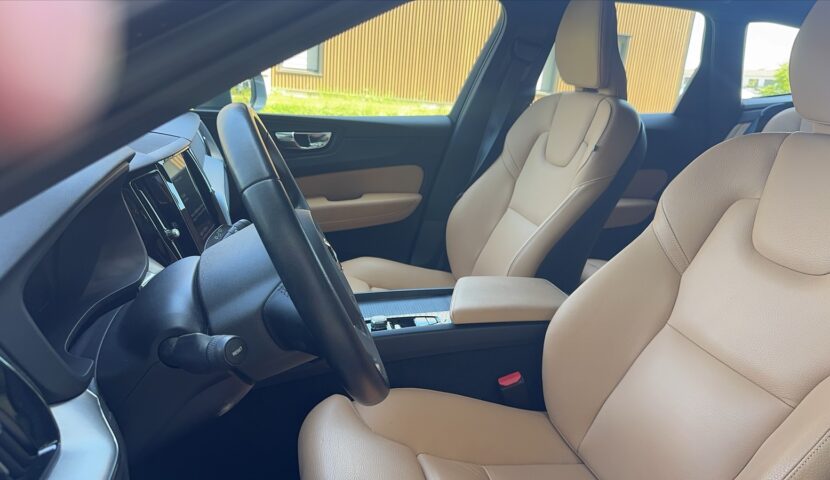 xc60 front left door 01
