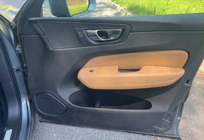 xc60 front right door 03