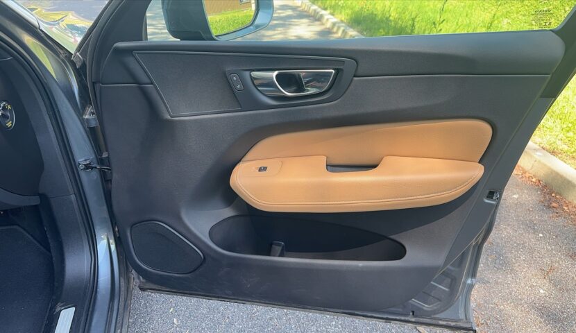 xc60 front right door 03